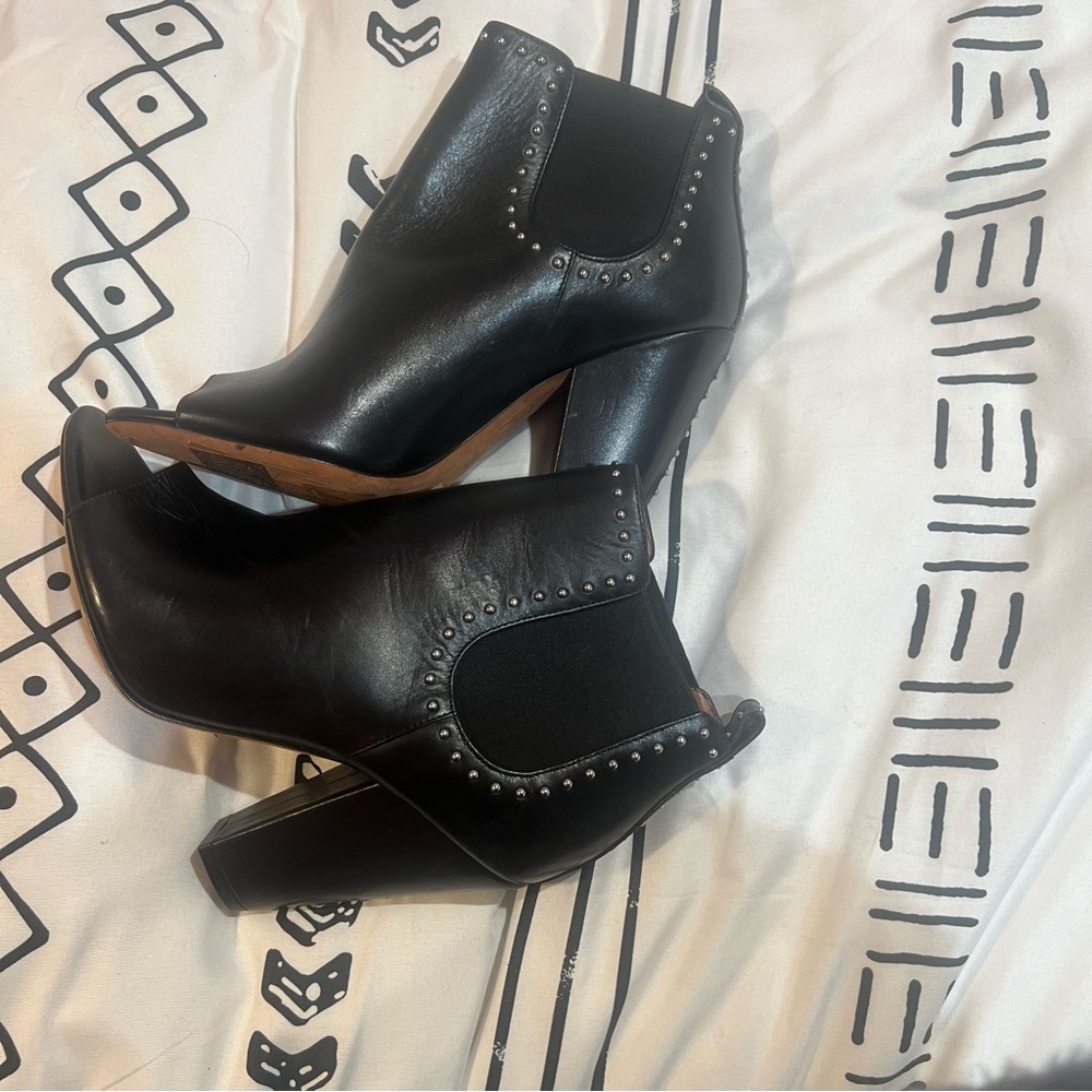 Givenchy Chelsea Bootie Black Leather Open Toe Ankle Silver Studded Trim sz36.5